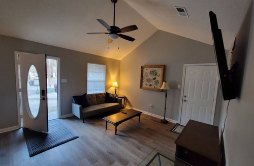 Hernando House | Beautiful 3-bedroom in charming cul-de-sac in Hernando