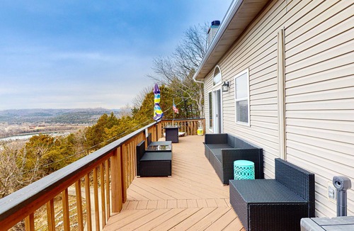Holiday Island House | Beautiful home with extraordinary lake views from large deck & modern amenities