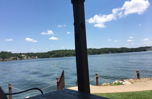 Lakeland Condo | Beautiful Poolside Condo with an Unobstructed Lake View