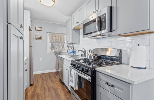 St. Louis House | Beautiful, Quaint 2 Bedroom Home