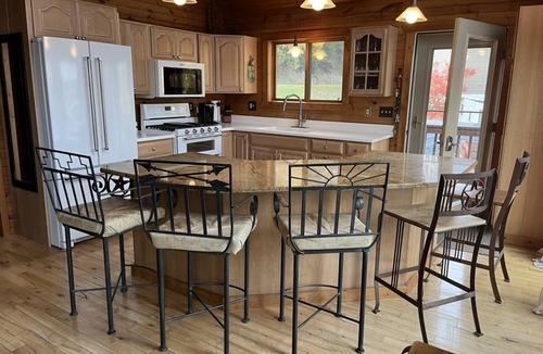 Harpers Ferry Cabin | Beautiful Riverfront Home on the Mississippi! The Cabin @ Paint Rock