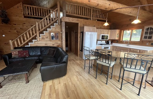 Harpers Ferry Cabin | Beautiful Riverfront Home on the Mississippi! The Cabin @ Paint Rock