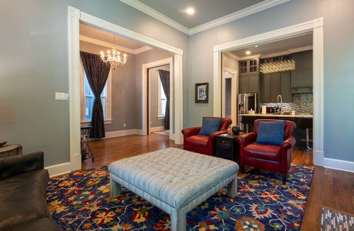 East of Broadway Cottage | Beautiful two-bedroom cottage nestled in the heart of vibrant SoMa.