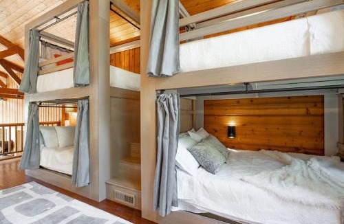 Rambo Riviera House | Beaver Lake Luxury Retreat - Whispering Pines