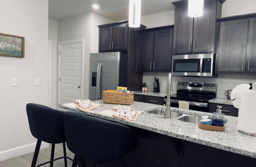 Bentonville Apartment | Bentonville Fall Retreat Festivals, Trails & Resort Comfort