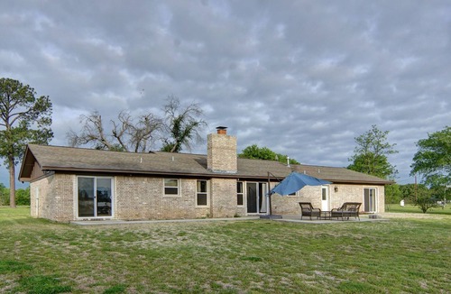 Alba House | Best Bass Fishing in the South!