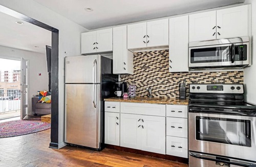 Melrose Condo | Best Of Nashville - Award Winning, Top Floor Studio and Pool