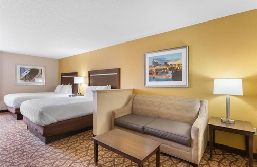 Nashville Hotel | Best Western Plus Belle Meade Inn & Suites