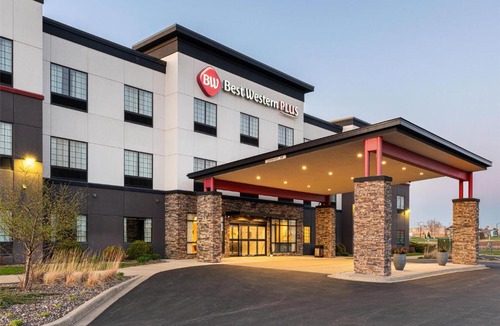 New Richmond Hotel | Best Western Plus New Richmond Inn & Suites