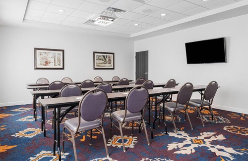 New Richmond Hotel | Best Western Plus New Richmond Inn & Suites