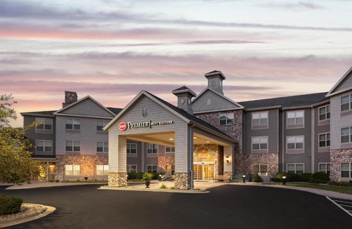 Neenah Hotel | Best Western Premier Bridgewood Hotel Resort