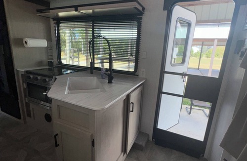 Decaturville RV Rental | Birdie at Hole 5 on Blue Herring Dr.