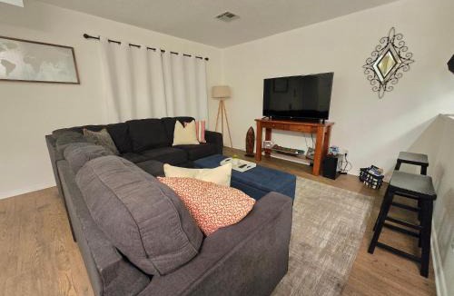 Bella Vista Apartment | Birdies & Bikes at Fairway 45