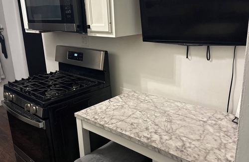 Florissant House | Blissful relaxation in the heart of Florissant.