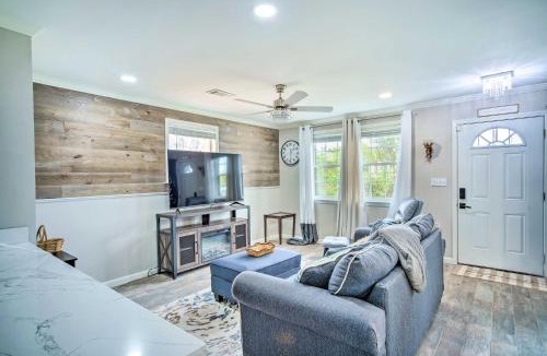 Highlands - Perkins House | 'Blue Cottage in the Bayou' w/Private Yard!