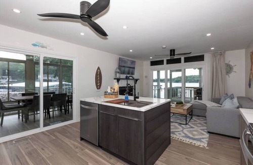 Rocky Mount House | Blue Horizon Hideaway w/private Dock