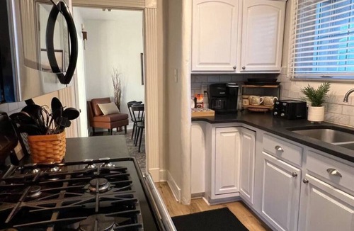 Owensboro House | Blue Moon Cottage: Historic Owensboro Home w/Large Pool, Music Room, Location!