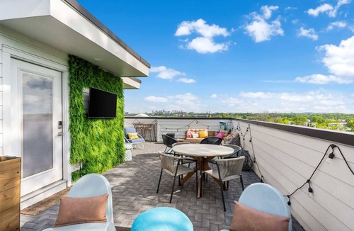 Haynes Area Condo | Boho Townhome for 12 Close to DT