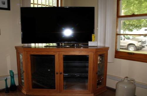 Guttenberg House | Book now for a peaceful river view vacation! Walking distance to downtown.