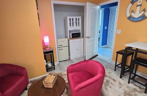 Murfreesboro House | Boro Breeze Island Escape - Cozy, Close, Amenities, Sleeps 8