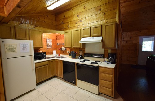 Townsend Cabin | Boulder Pass, 5 miles from the Great Smoky Mountain park entrance in Townsend !