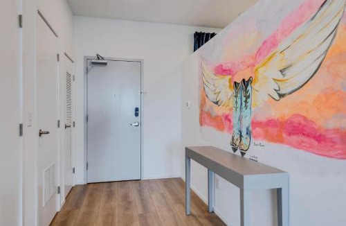 North Capitol House | Boutique Condo on Nashville Riverfront- Park Free