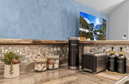 St. Louis Apartment | Boutique Studio Hideaway Near Forest Park