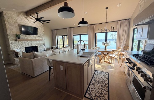 Quitman House | Brand new build! Beautiful Lakefront property in Diamond Bluff on Greers Ferry.