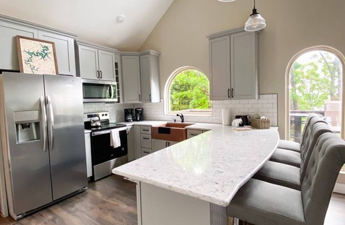 Garfield Ski Chalet | Brand new chalet (cabin) on Beaver Lake in the Ozark Mountains!.