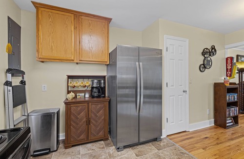 Shelbyville House | BreezeHome Cottage- Cozy Modern Stay in Shelbyville, Tn