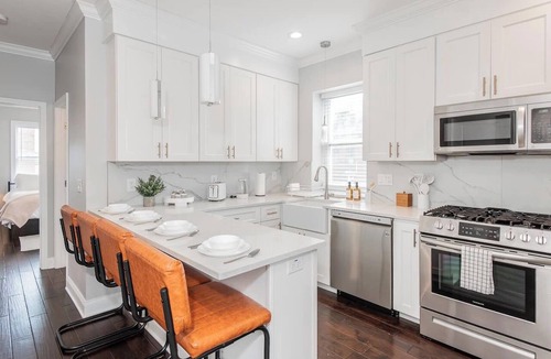 Downtown St. Louis Apartment | Bright 2BD near Soulard w/2 king beds, full kitchen & family-friendly touches. Minutes to downtown, stadiums & top STL attractions!