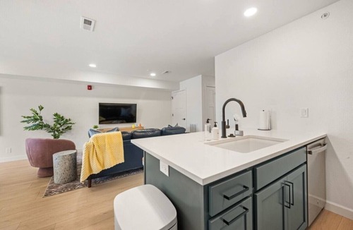 Manhattan Apartment | Bright 3BR with Pool Access Near K-State Stadium