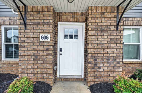 Clarksville Apartment | Bright, Modern 2 bedroom Home Away From Home