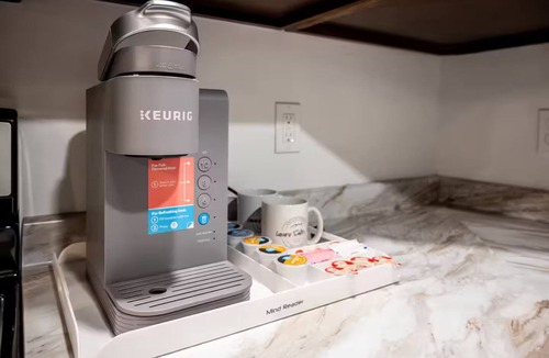 Brillion Apartment | Brillion 2‑Bedroom Suite w/Full Kitchen Near Ariens – Unit #5