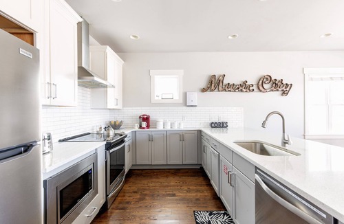 North Nashville House | Broadway Bliss: 4BR, 3BA