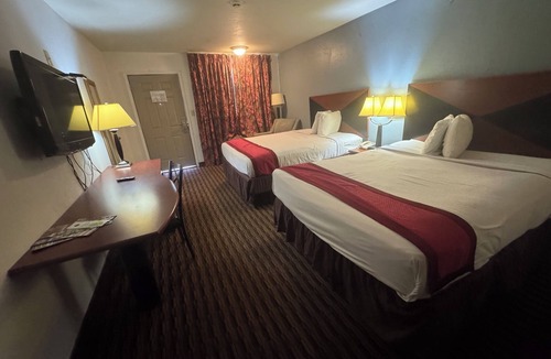 Salina Hotel | Budget Host Inn