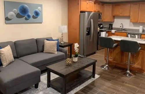 Highlands - Perkins Apartment | C-Beautiful Apartment/ Customed Luxury Design