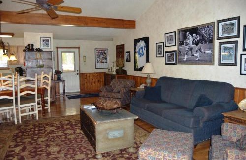 Mount Ida House | C14, Two bedroom, two bath, log-sided, luxury Harbor North cottage overlooking the lake, cottage