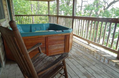 Mount Ida House | C14, Two bedroom, two bath, log-sided, luxury Harbor North cottage overlooking the lake, cottage
