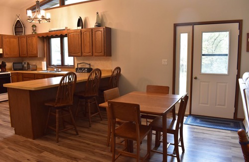 Harpers Ferry House | Cabin in the Bluff, Only Minutes from the Mississippi River!
