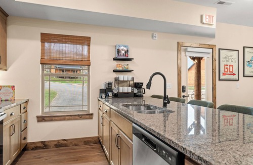 Branson House | Cabin'Opoly: Game Themed Lodge in Tall Timbers Wet Bar Hot Tub Free Tickets