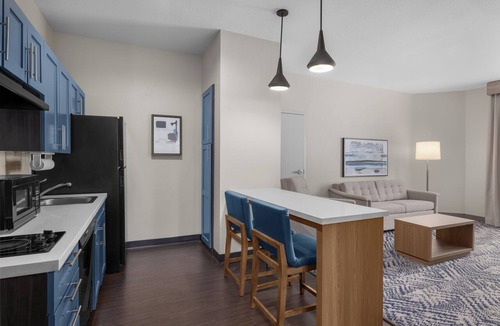 Alexandria Hotel | Candlewood Suites Alexandria by IHG