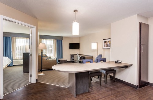 Eau Claire Hotel | Candlewood Suites Eau Claire I-94 by IHG