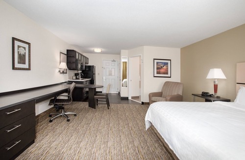 Manhattan Hotel | Candlewood Suites Manhattan by IHG