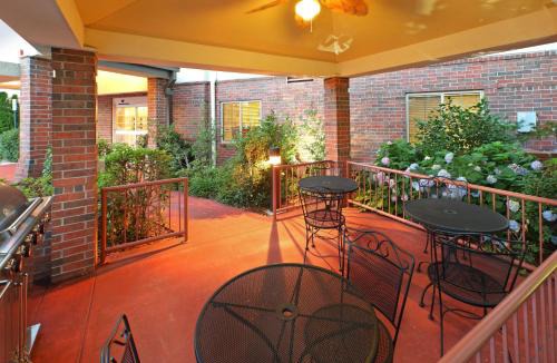 Little Rock Hotel | Candlewood Suites West Little Rock by IHG