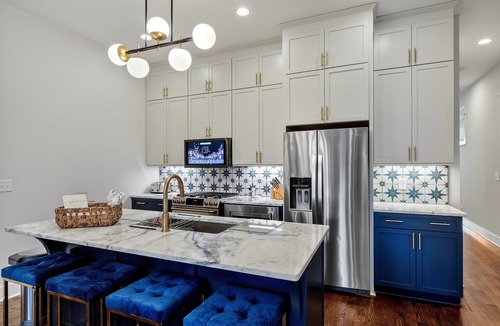 Salemtown House | Captivating Squeaky Clean 3 BR 3 BA Furn Home in Prized Downtown Neighborhood
