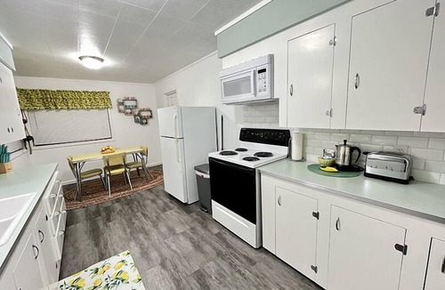 Cascade Locks Hotel | Cascade Motel