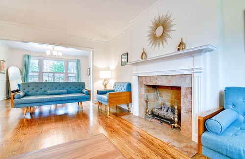 East Memphis Cottage | Central Memphis Home: MCM Decor, Walk to Midtown!