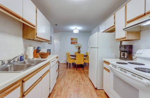 Johnson Apartment | Centrally Located in Nwa; Walk to Wrights Bbq!