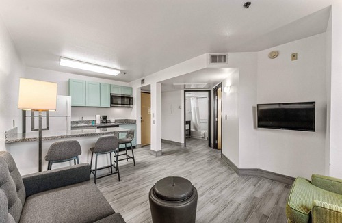 Chandler Apartment | Chandler 1bd King Premium